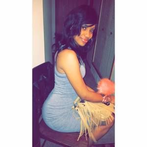 Meet your Posher, Monique